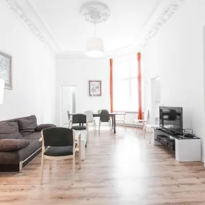 berlinlux-apartments-city-berlin.find-berlin-hotels.com/